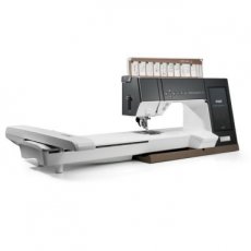 Pfaff creative expression™ 750